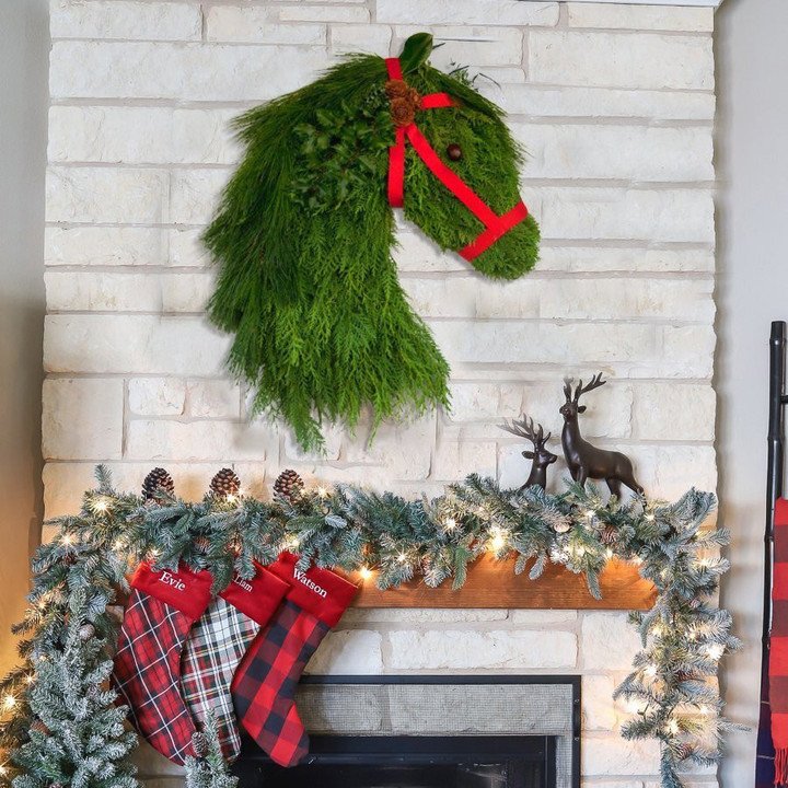Winter Wreath-Farmhouse Double Horse Head Christmas Wreath - Image 2