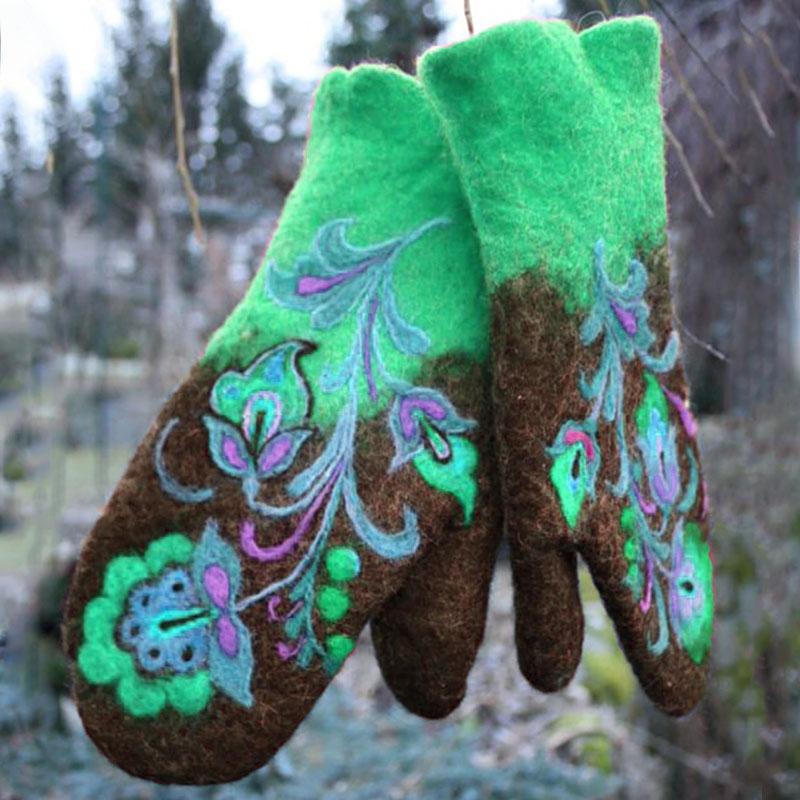 Christmas Flower Embroidery Mittens - Image 6
