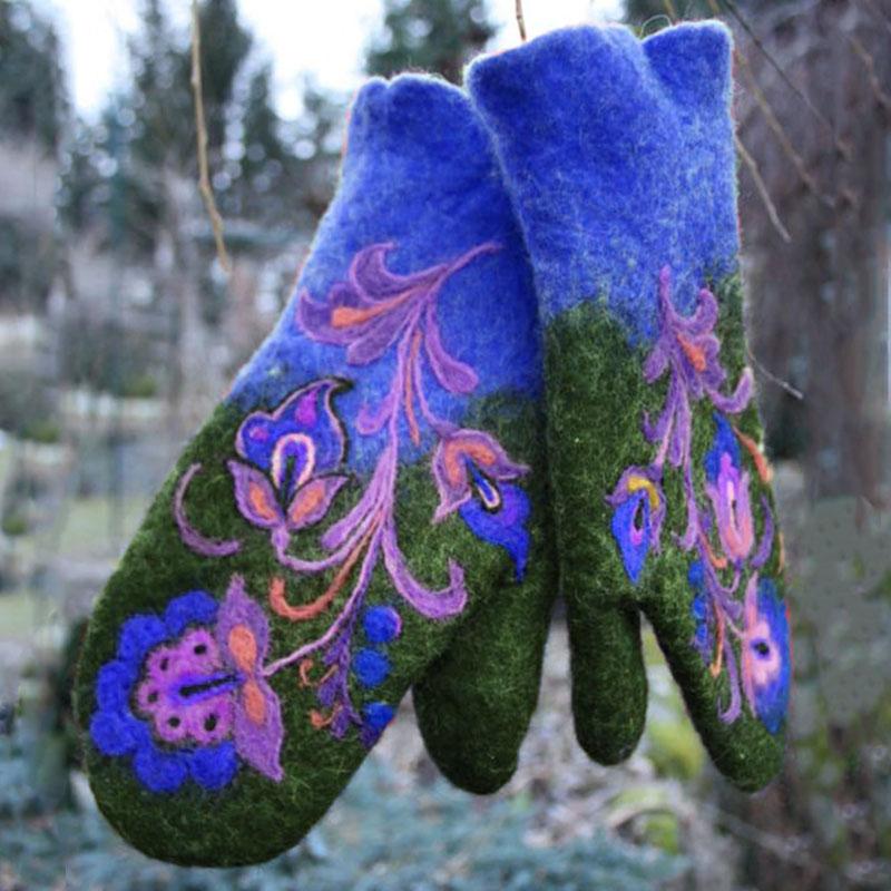 Christmas Flower Embroidery Mittens - Image 7