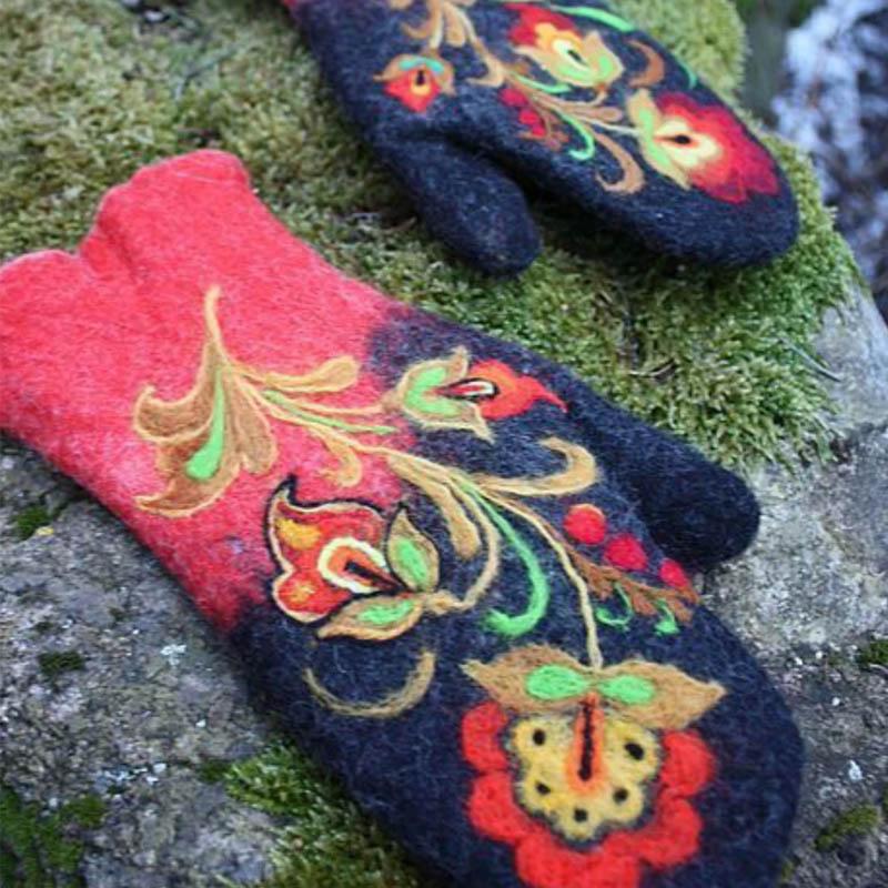 Christmas Flower Embroidery Mittens - Image 2