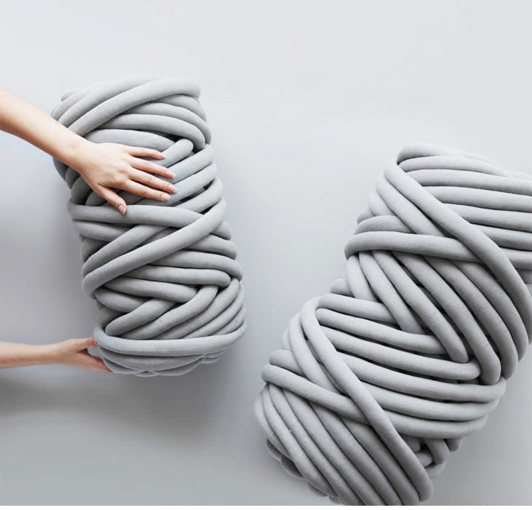 Nivtt Chunky Yarn Blanket - Image 2