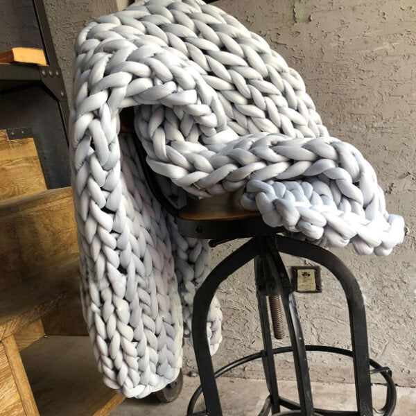 Nivtt Chunky Yarn Blanket - Image 12