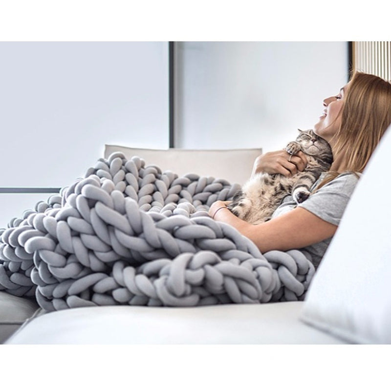 Nivtt Chunky Yarn Blanket - Image 4